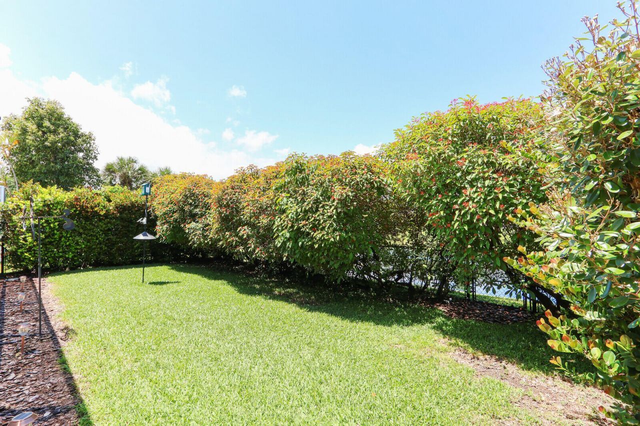 1071 Bedford Avenue, Palm Beach Gardens, FL 33403 Photo