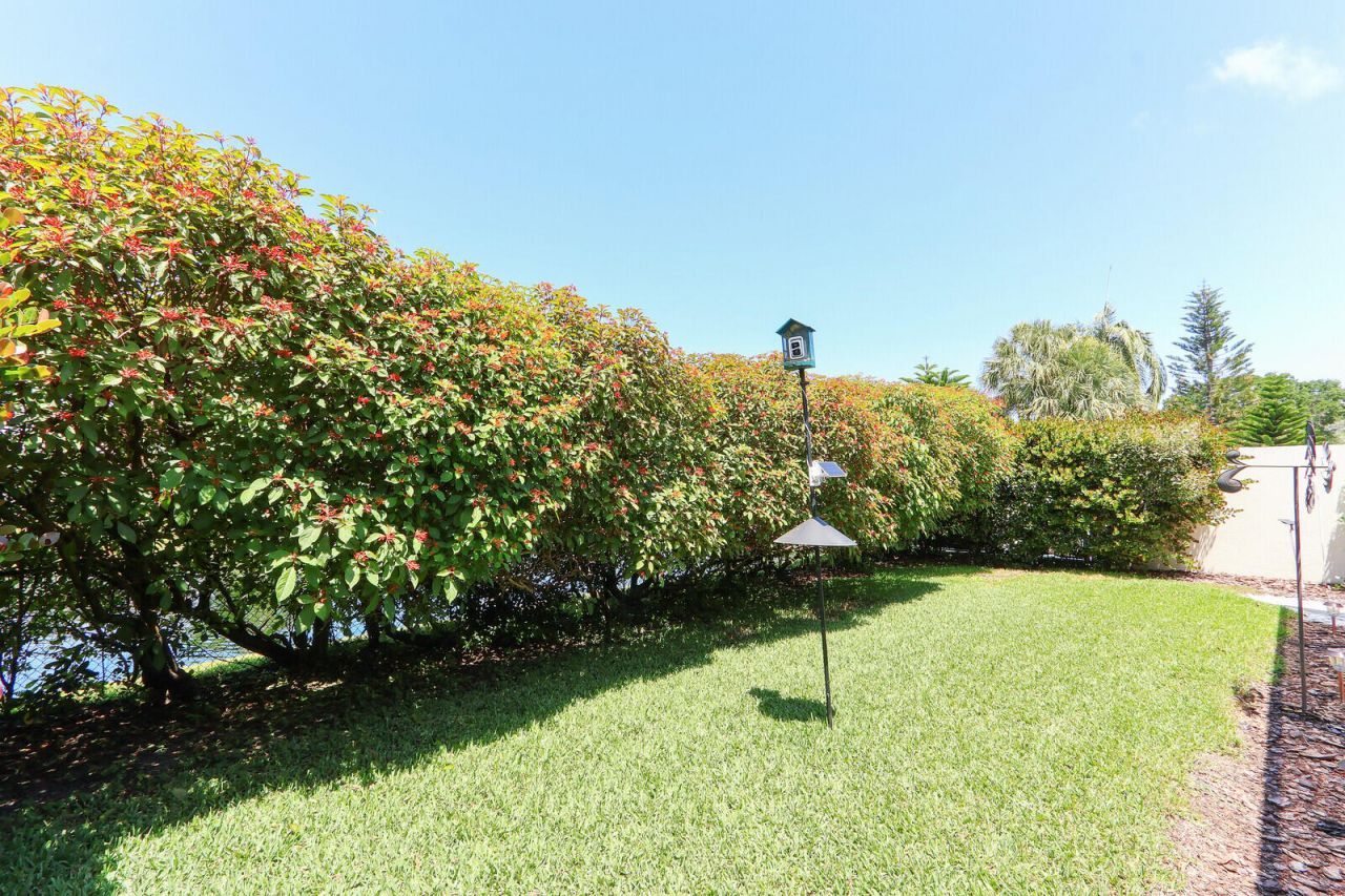 1071 Bedford Avenue, Palm Beach Gardens, FL 33403 Photo