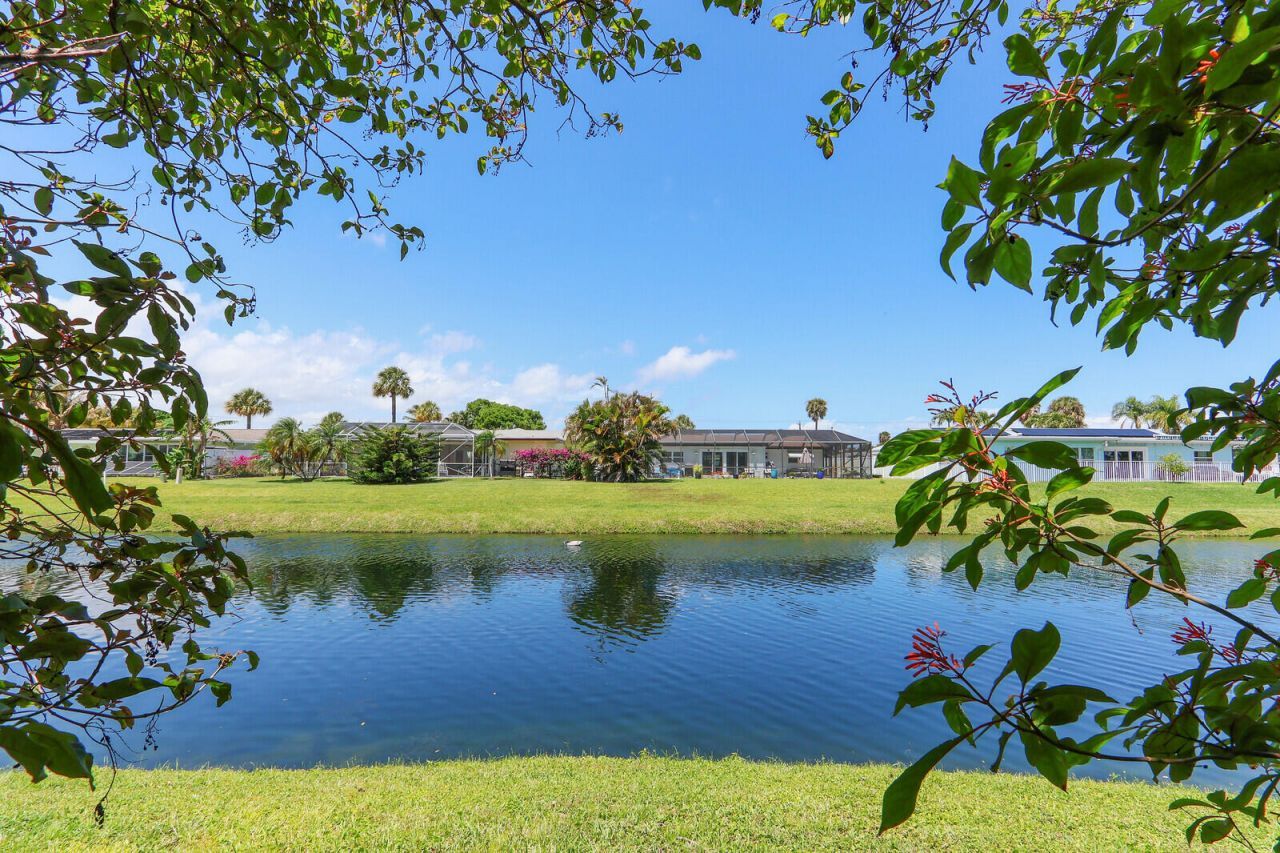 1071 Bedford Avenue, Palm Beach Gardens, FL 33403 Photo