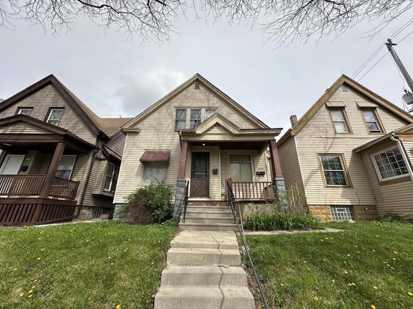 3220 N 24th PLACE, Unit 3220A, Milwaukee, WI 53206