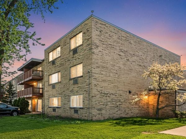 700 W Dempster Street , Unit G1, Mount Prospect, IL 60056