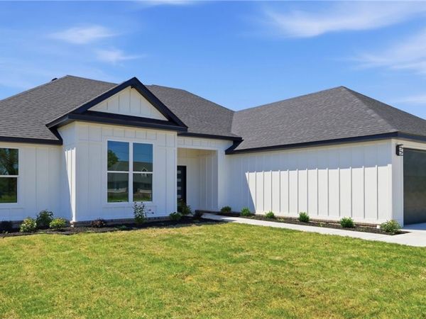 13523 White Oak Road , Fayetteville, AR 72704