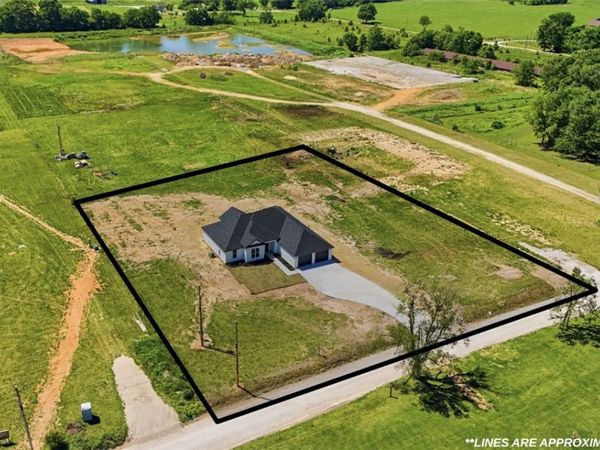 13523 White Oak Road , Fayetteville, AR 72704