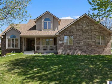 5940 Cross Creek Road, Lincoln, NE 68516