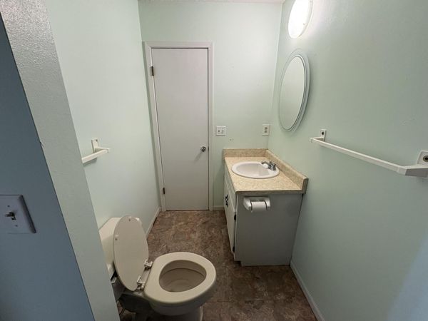 1655 U.S. 90, Baker, FL 32531