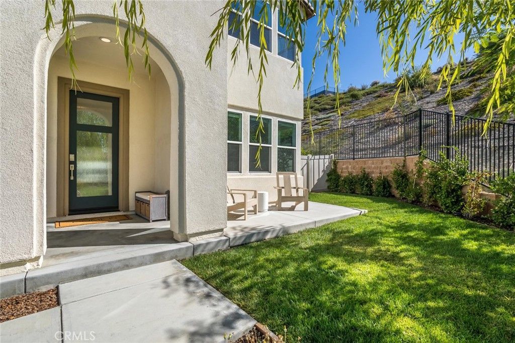 17701 Ridgeline Court, Saugus, CA 91350 Main Photo