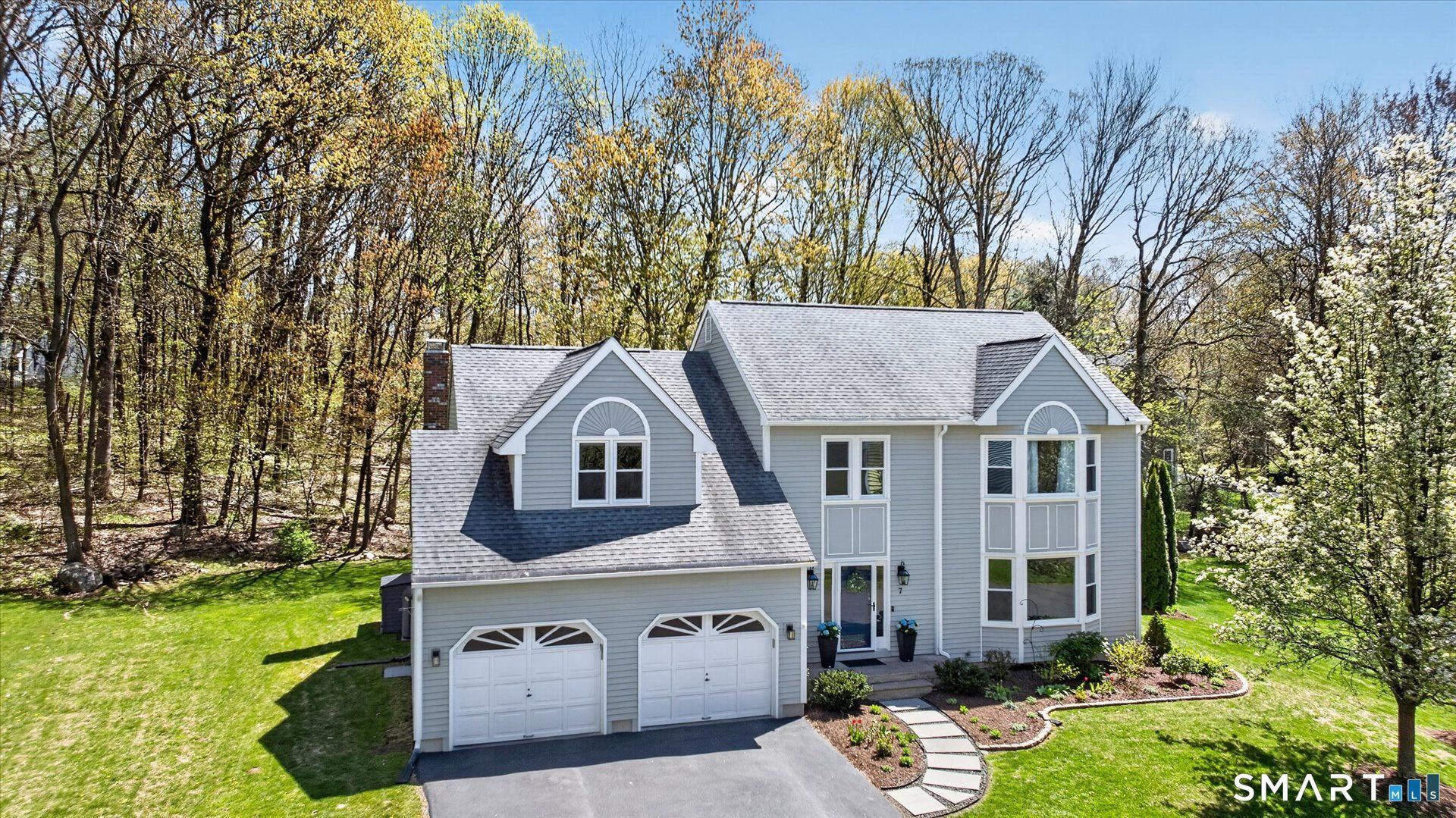 7 Village View, Farmington, CT 06085 Main Photo