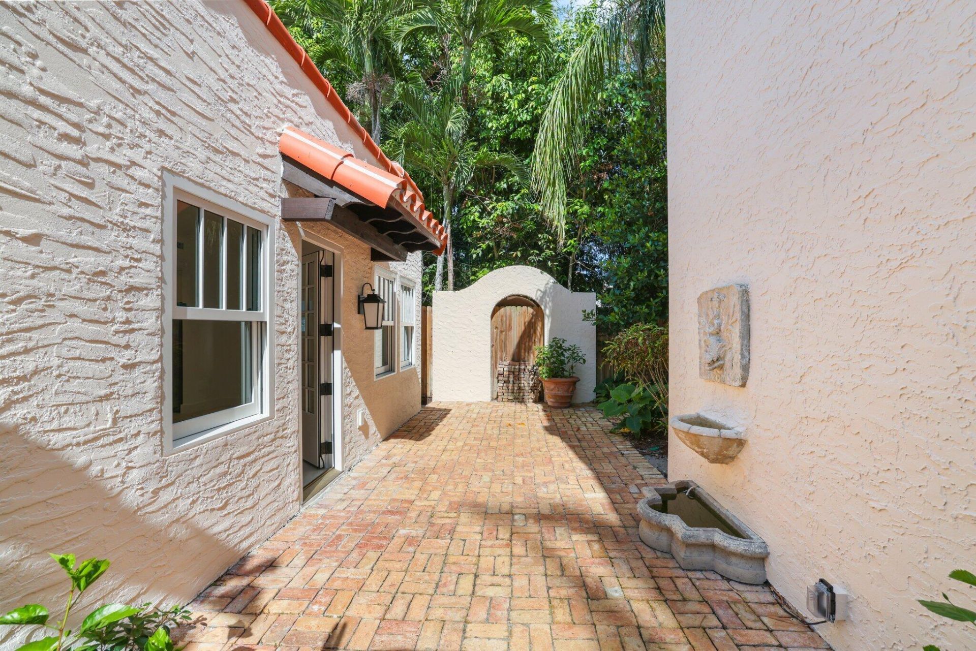 429 30th Street, West Palm Beach, FL 33407 Photo