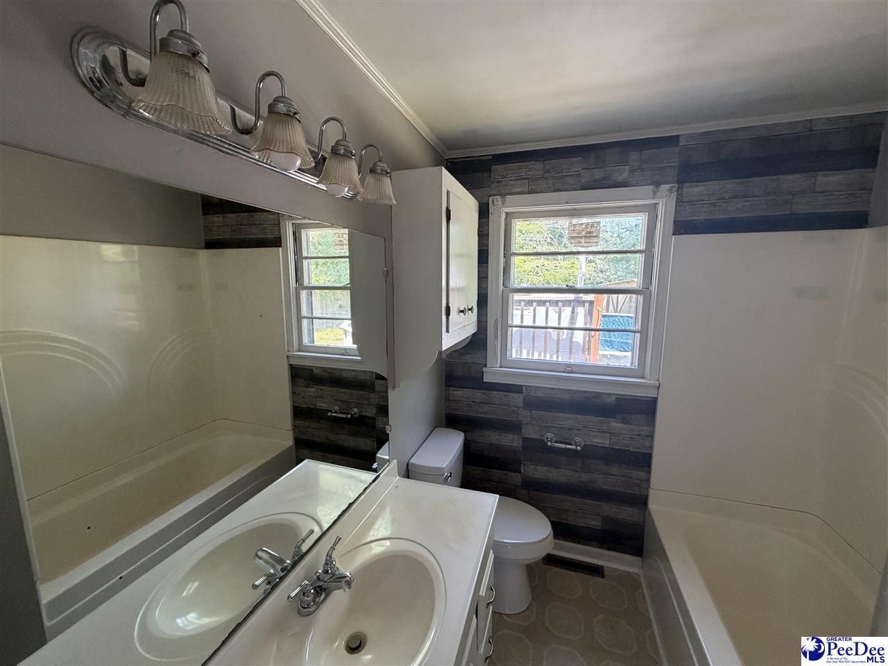 504 W Mullins Street Photo 6