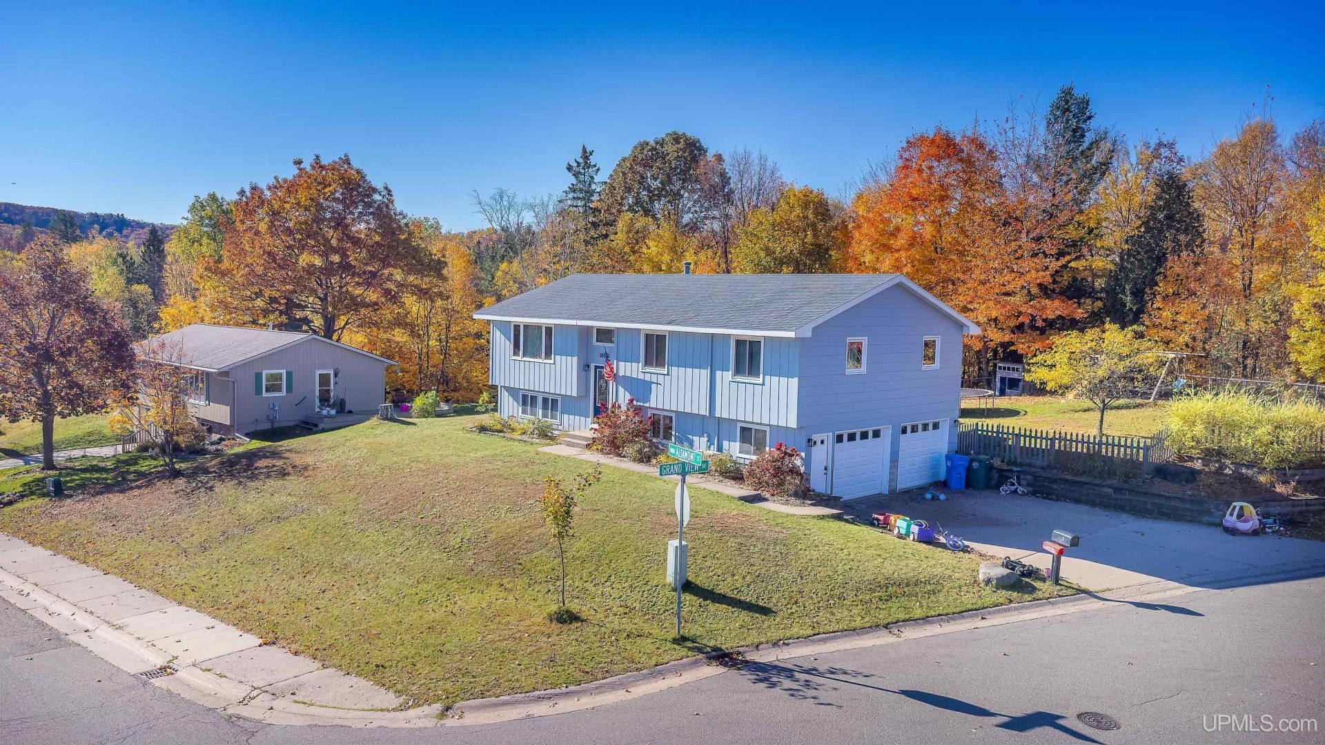 1800 Altamont Street, Marquette, MI 49855 Main Photo