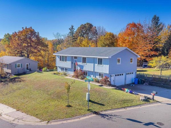 1800 Altamont Street, Marquette, MI 49855