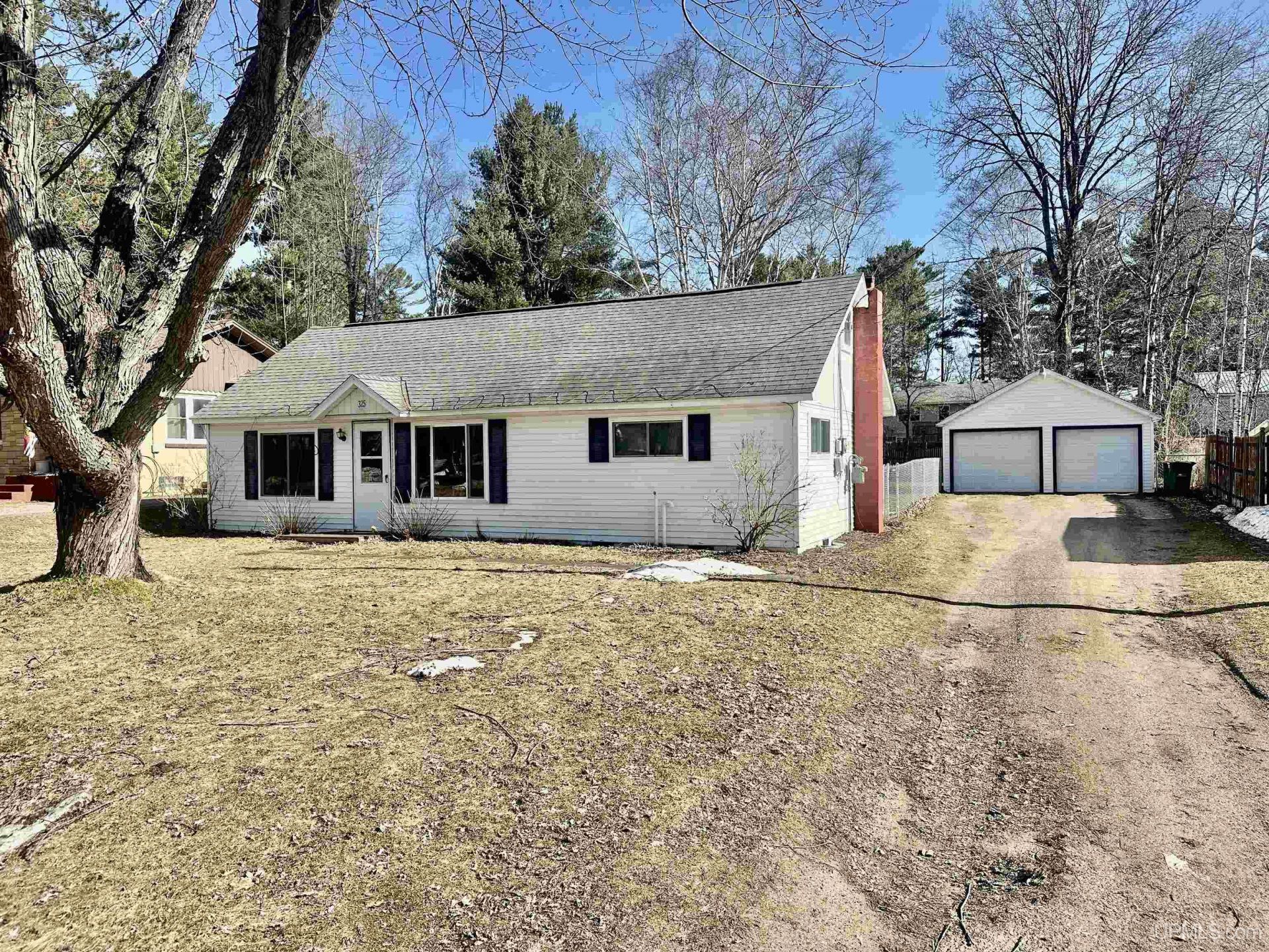 325 W Wright Place, Chocolay Twp, MI 49855 Main Photo