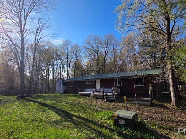 7122 Maple Grove Road, Munising Twp, MI 49862