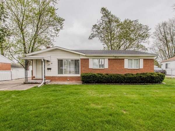 398 Hollywood Drive, Saline, MI 48176