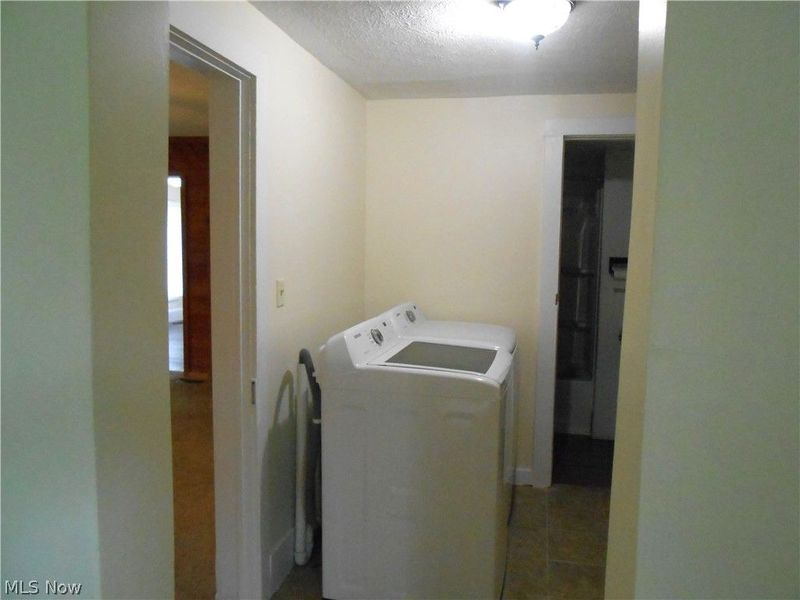 15593 Franchester Road, Burbank, OH 44214 Photo 11