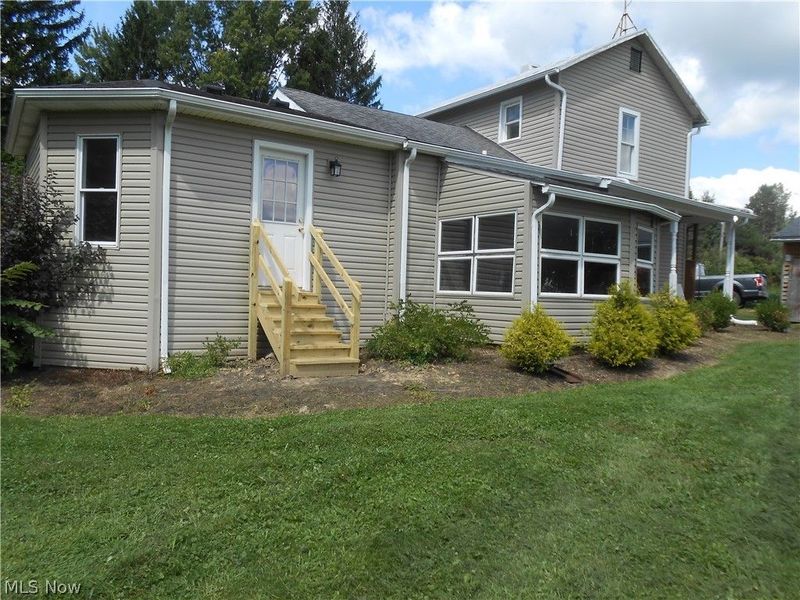 15593 Franchester Road, Burbank, OH 44214 Photo 2