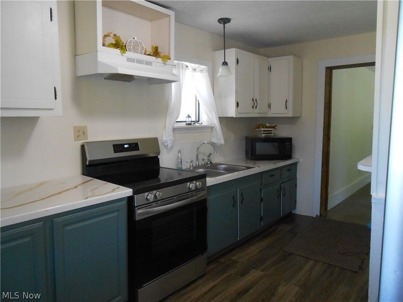 15593 Franchester Road, Burbank, OH 44214 Photo 5