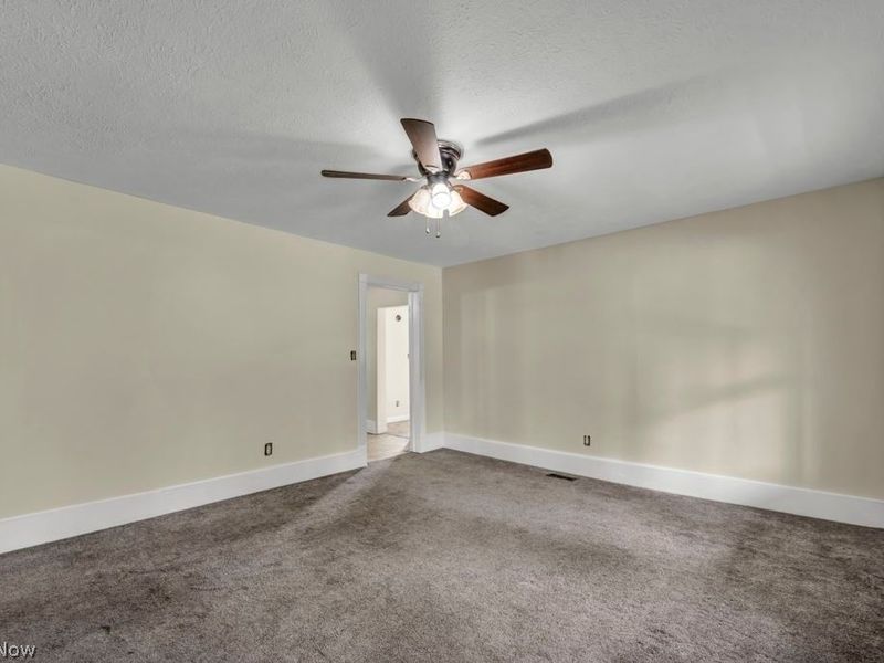 15593 Franchester Road, Burbank, OH 44214 Photo 8
