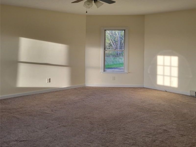 15593 Franchester Road, Burbank, OH 44214 Photo 8