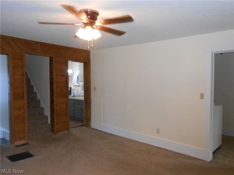 15593 Franchester Road, Burbank, OH 44214 Photo 9