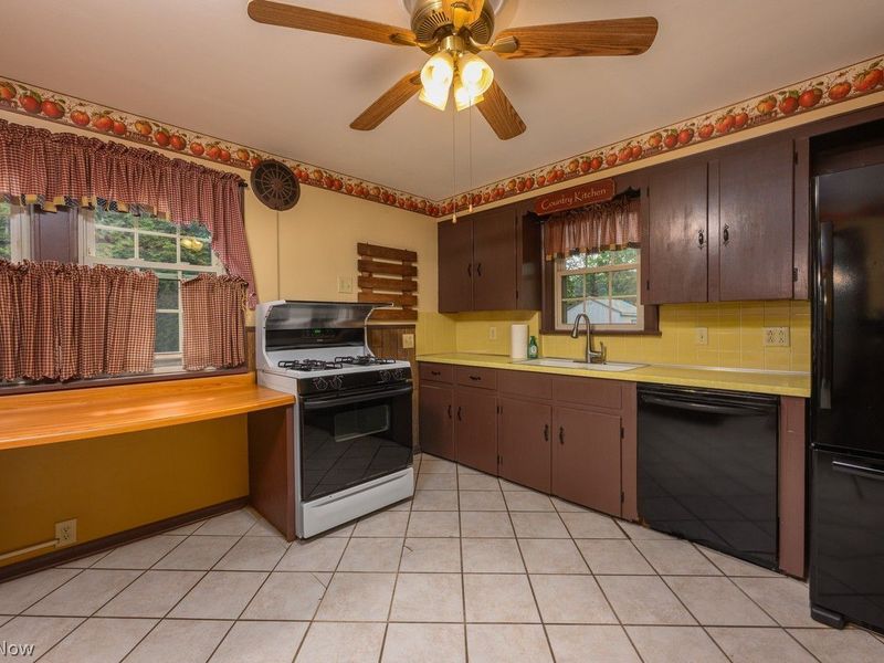 1422 Monument Road NW, Canton, OH 44703 Photo 7