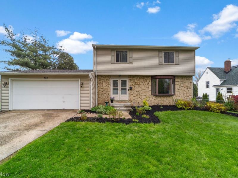 122 Lakeview Drive, Avon Lake, OH 44012 Photo 1