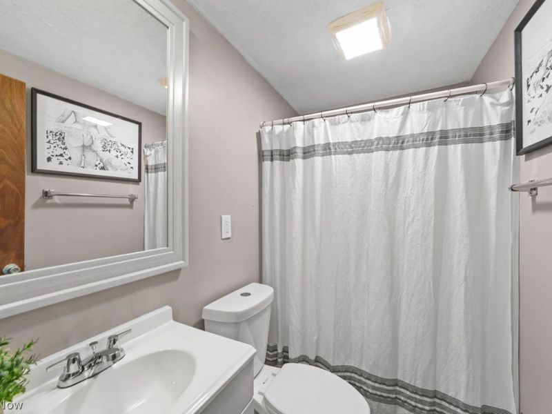 122 Lakeview Drive, Avon Lake, OH 44012 Photo 24