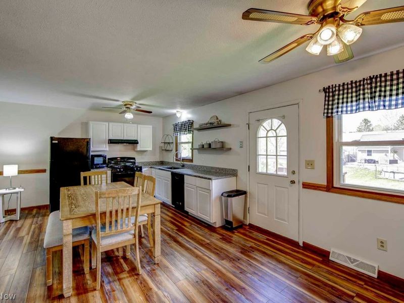 7350 Gilbert Street, Chippewa Lake, OH 44215 Photo 9