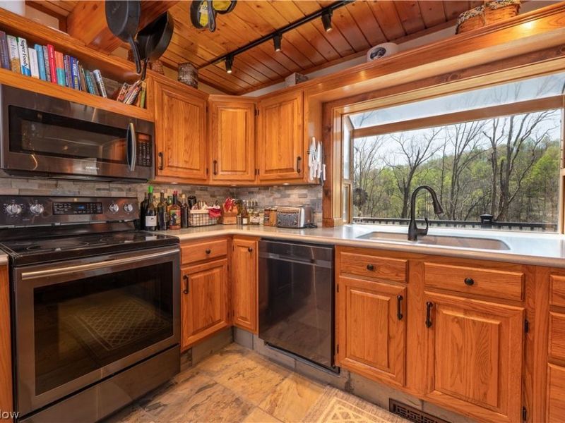 4073 Metzger Hill Road SW, Stone Creek, OH 43840 Photo 8