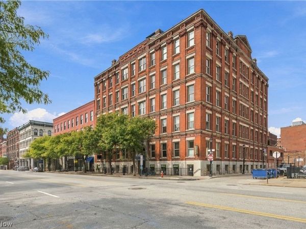 408 W Saint Clair Avenue, Unit 205, Cleveland, OH 44113