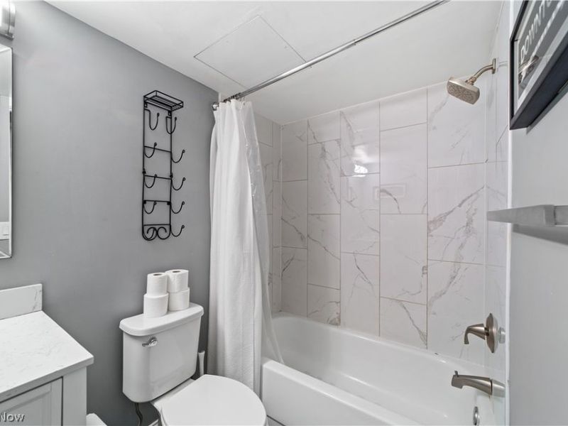 408 W Saint Clair Avenue, Unit 205, Cleveland, OH 44113 Photo 13