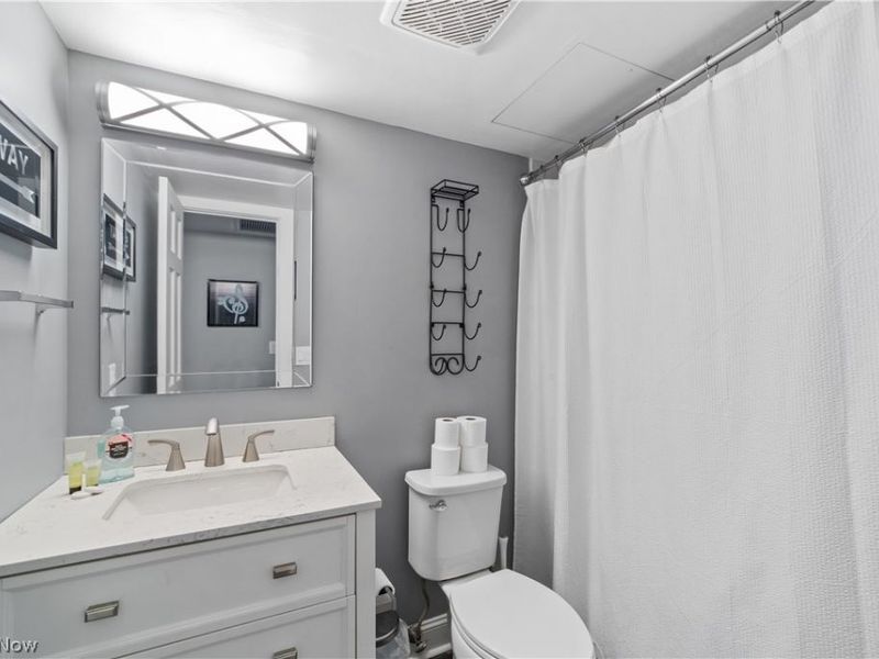 408 W Saint Clair Avenue, Unit 205, Cleveland, OH 44113 Photo 14