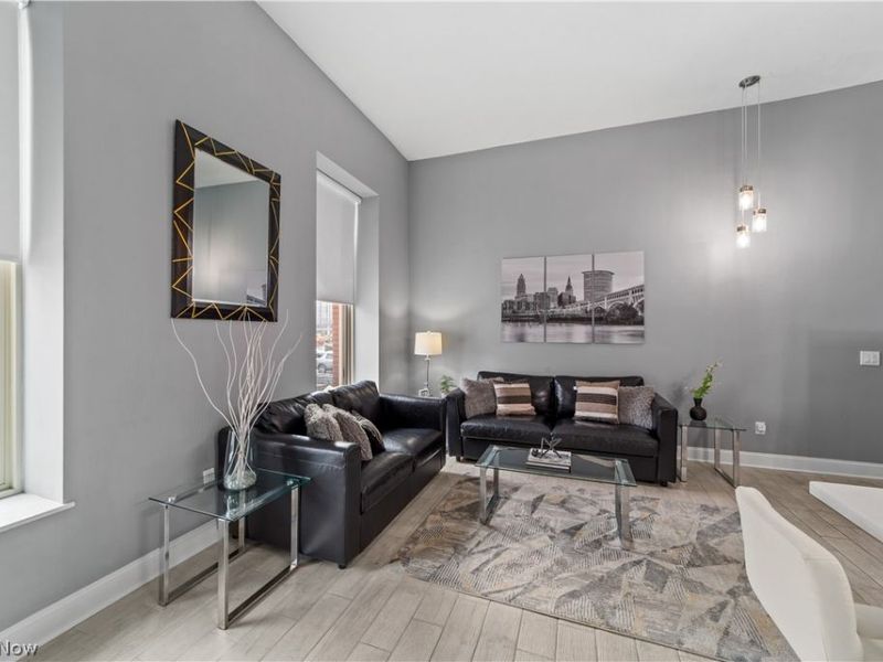 408 W Saint Clair Avenue, Unit 205, Cleveland, OH 44113 Photo 5