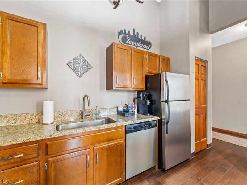 408 W Saint Clair Avenue, Unit 305, Cleveland, OH 44113 Photo 12