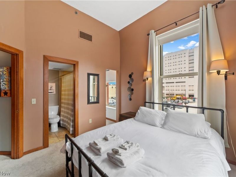 408 W Saint Clair Avenue, Unit 305, Cleveland, OH 44113 Photo 13