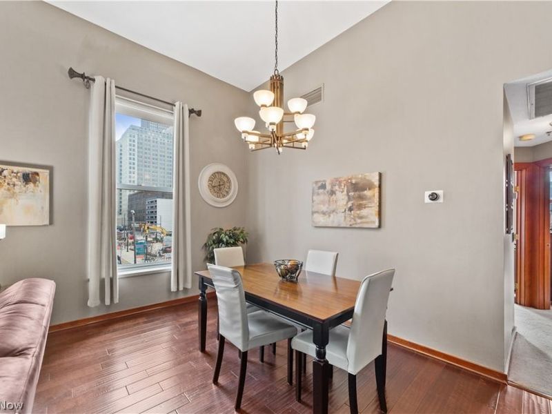 408 W Saint Clair Avenue, Unit 305, Cleveland, OH 44113 Photo 4