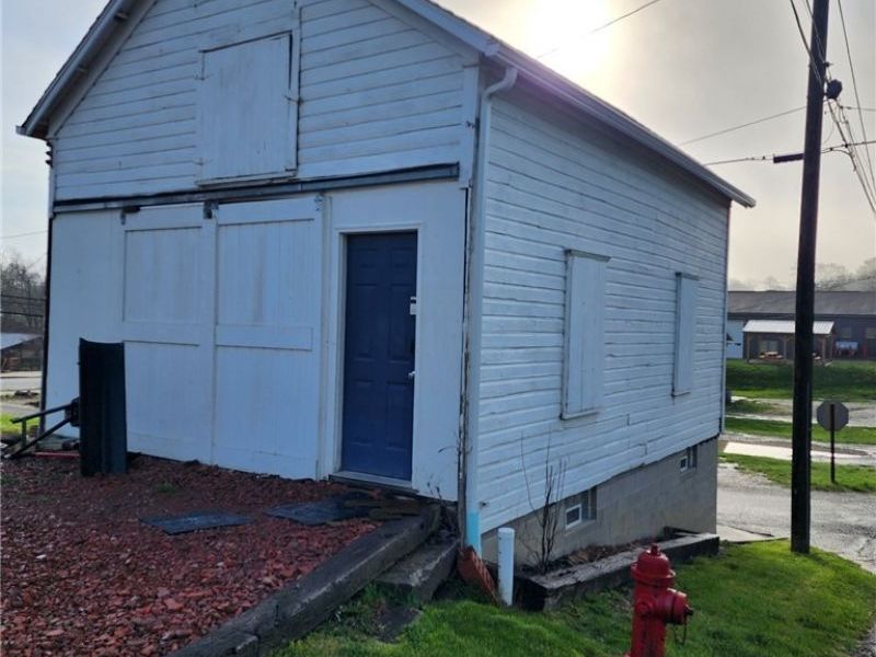 208 W Main Street, Bowerston, OH 44695 Photo 5