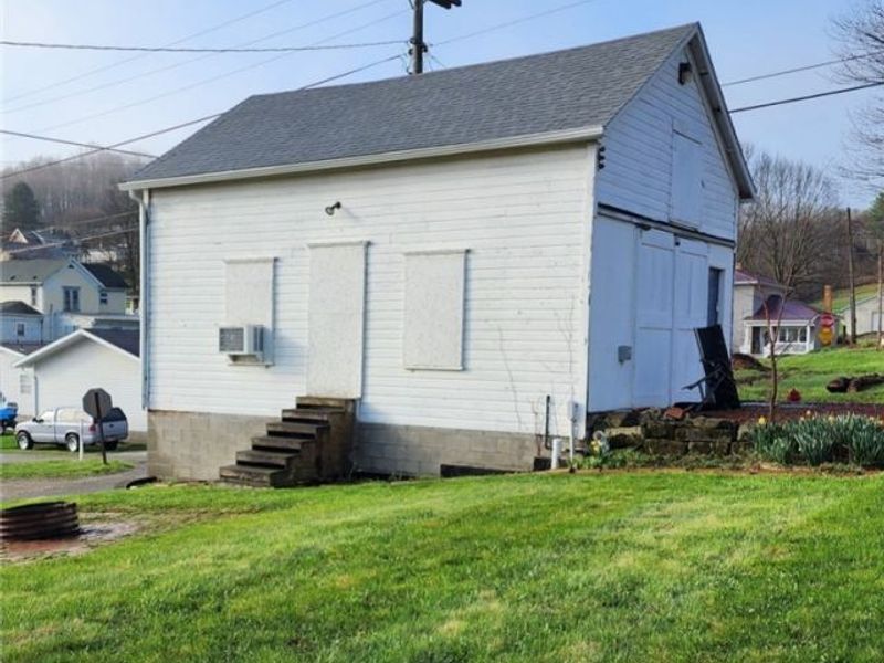 208 W Main Street, Bowerston, OH 44695 Photo 6