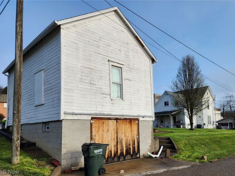 208 W Main Street, Bowerston, OH 44695 Photo 8