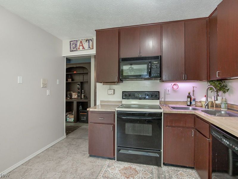 32769 Willowbrook Lane, North Ridgeville, OH 44039 Photo 14