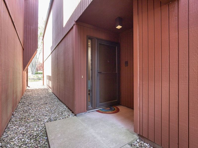 32769 Willowbrook Lane, North Ridgeville, OH 44039 Photo 2