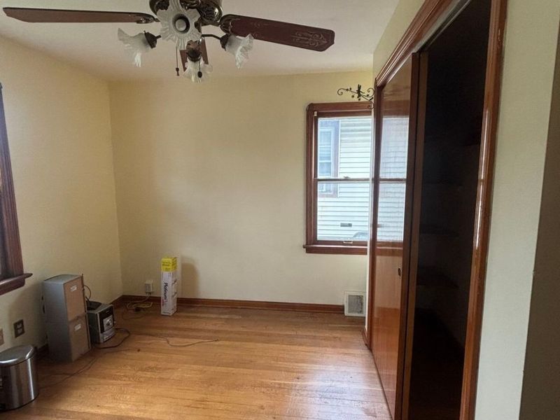 10917 Governor Avenue, Cleveland, OH 44111 Photo 14