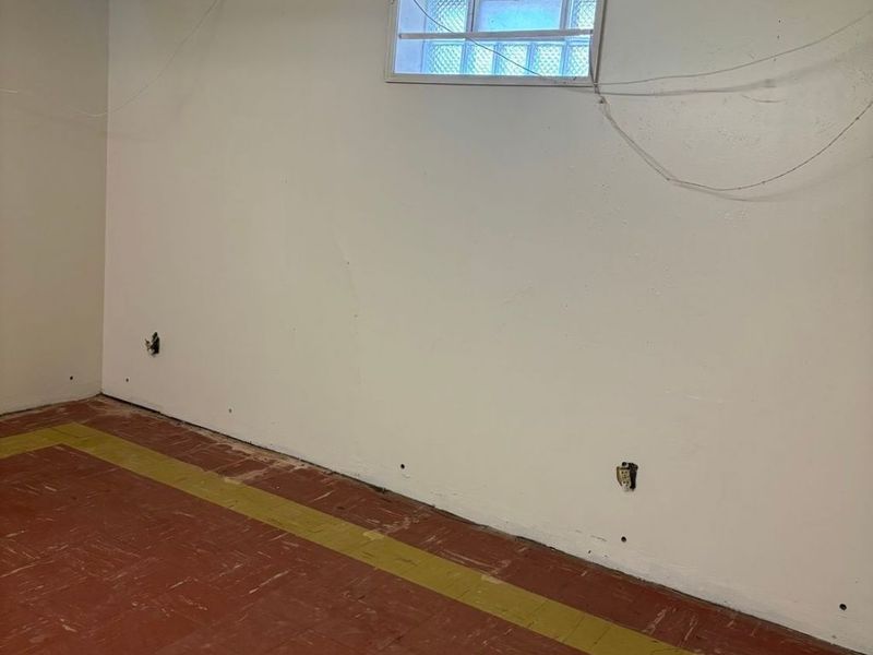 10917 Governor Avenue, Cleveland, OH 44111 Photo 17