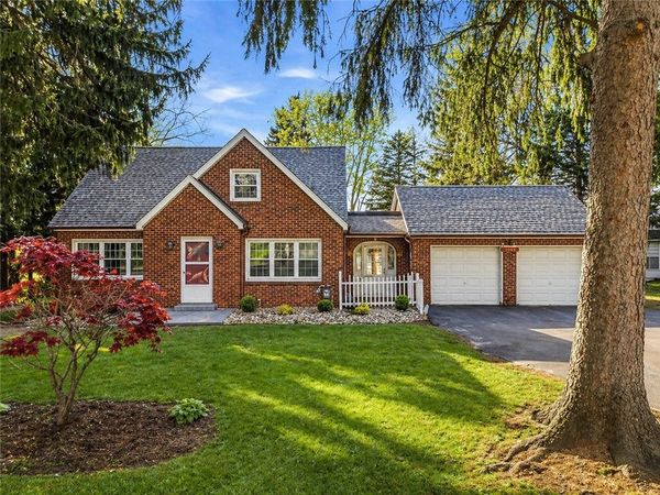 1060 S Hermitage Rd , Hermitage, PA 16148