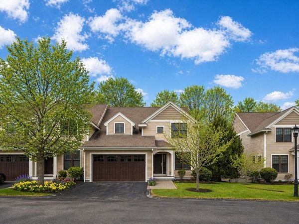 10 Graystone Cir, Unit 10, Winchester, MA 01890