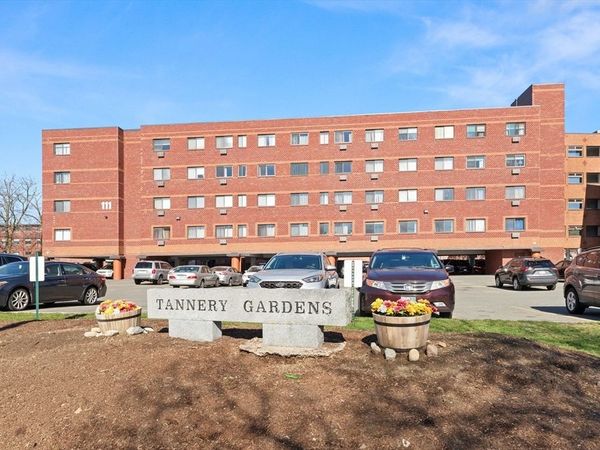 111 Foster Street, Unit B315, Peabody, MA 01960