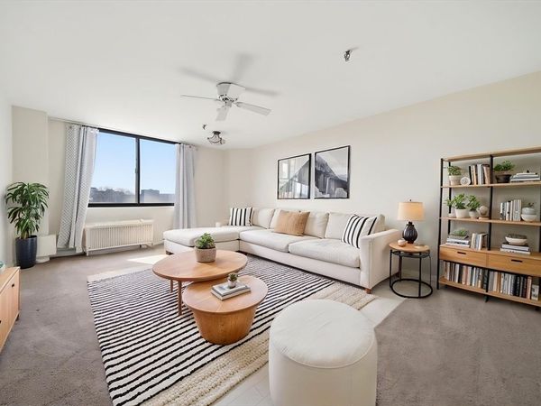 77 Adams St, Unit 611, Quincy, MA 02169