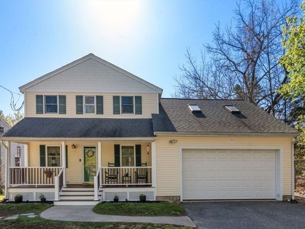 8 Alfred Place, Woburn, MA 01801