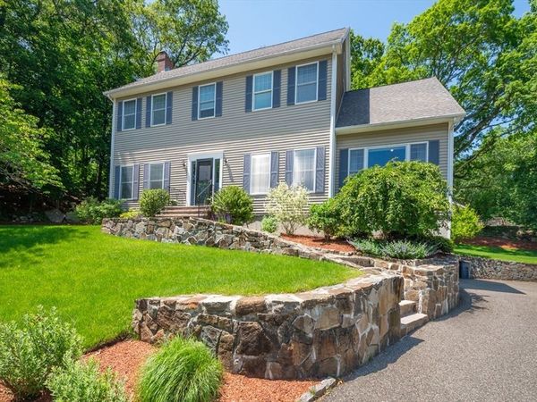 3 Paris Way, Woburn, MA 01801