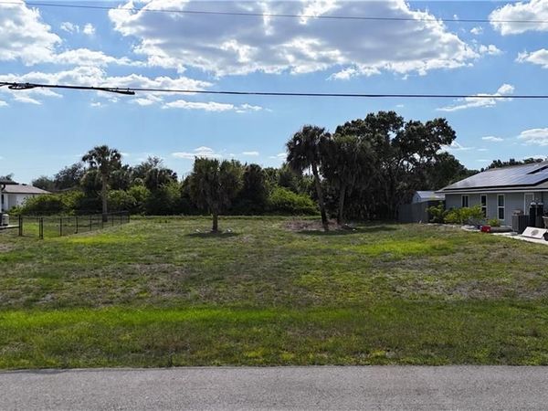 6045 Tabor AVE , FORT MYERS, FL 33905